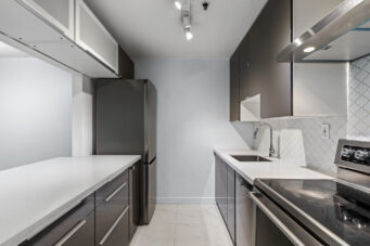#101 -2119 Bellevue Avenue